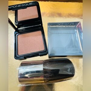 Japonesque Highlighter in Rose Pearl with free kabuki brush